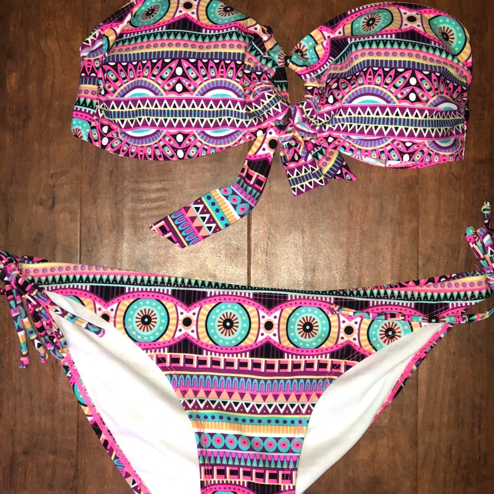 Strapless bathing suit